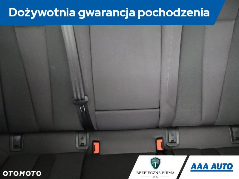 Audi A4 Limousine - 12