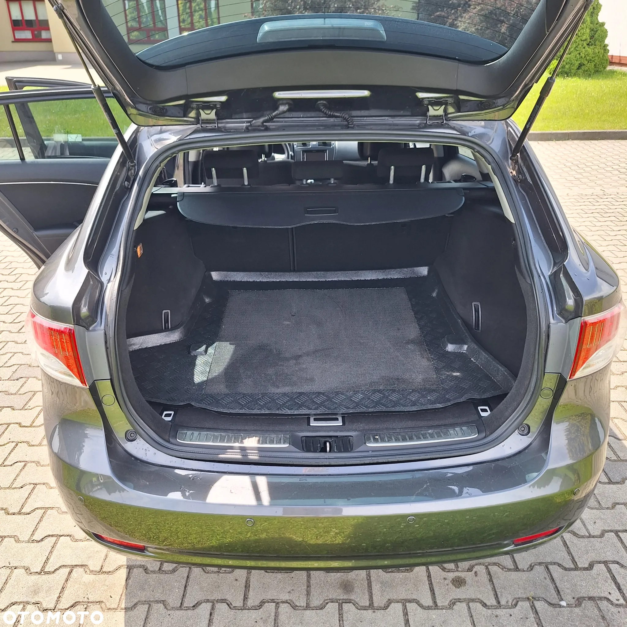 Toyota Avensis 2.0 D-4D Sol - 11
