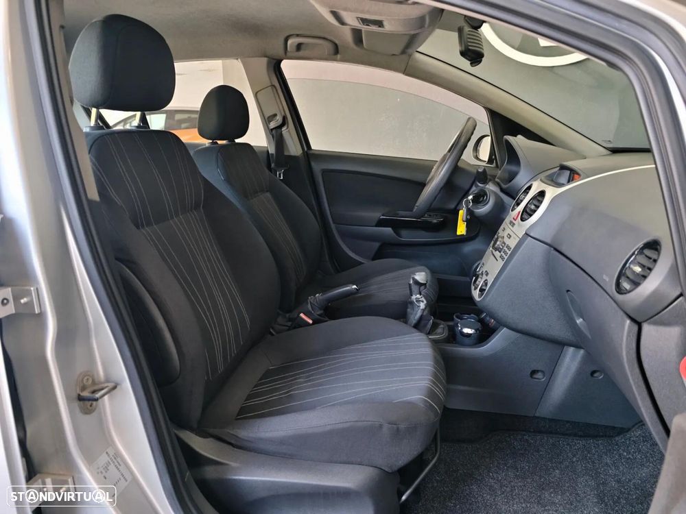 Opel Corsa 1.2 Enjoy - 44
