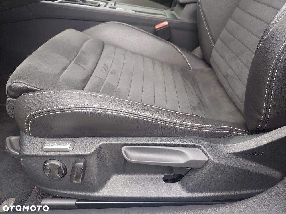 Volkswagen Passat - 24