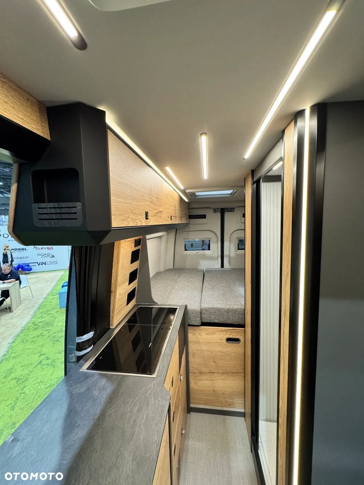 Mercedes-Benz Sprinter - 10