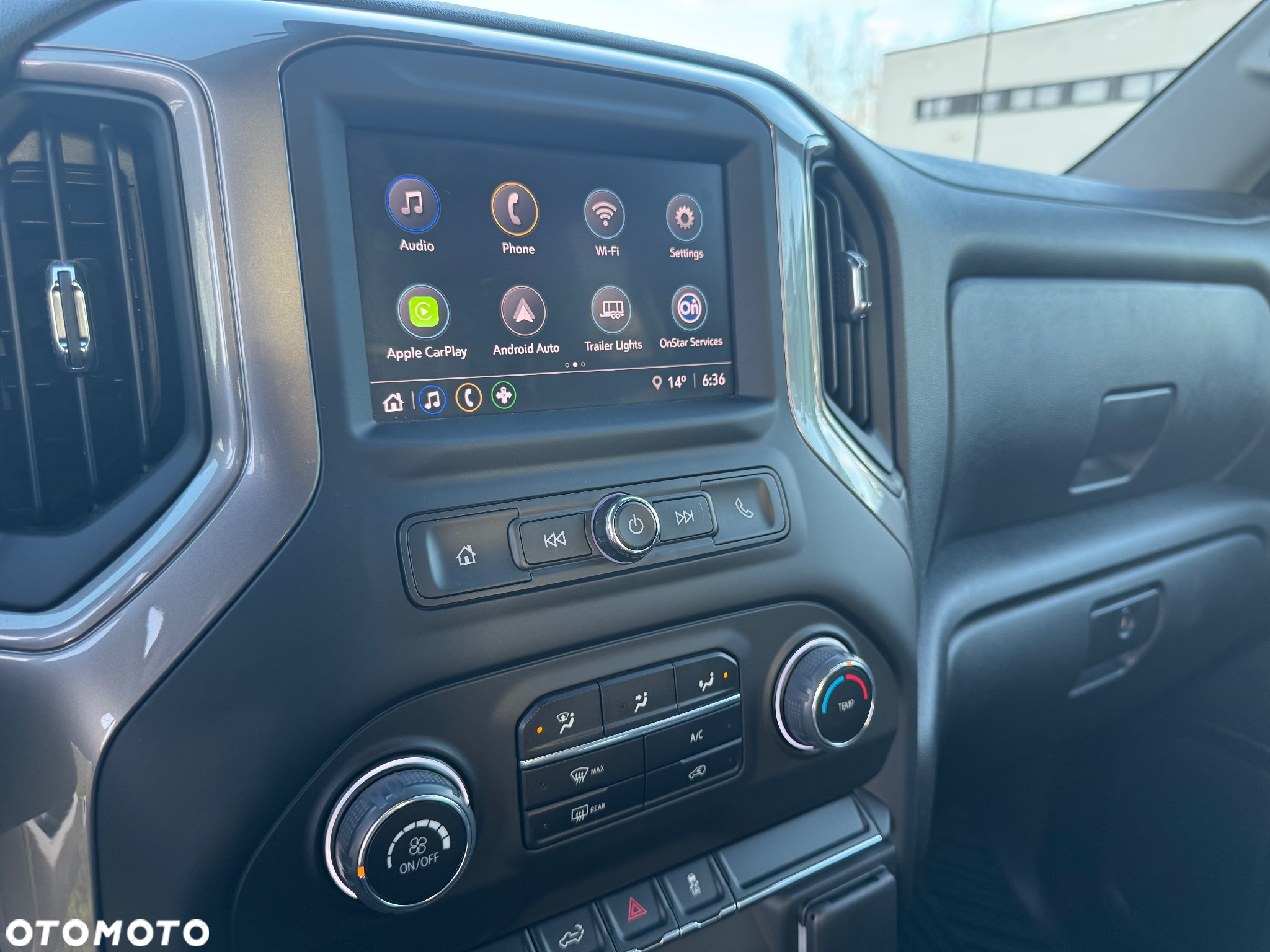 Chevrolet Silverado - 21
