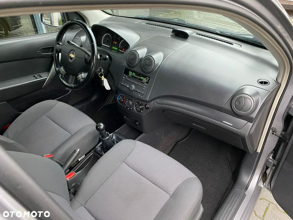 Chevrolet Aveo 1.2 16V LS - 12