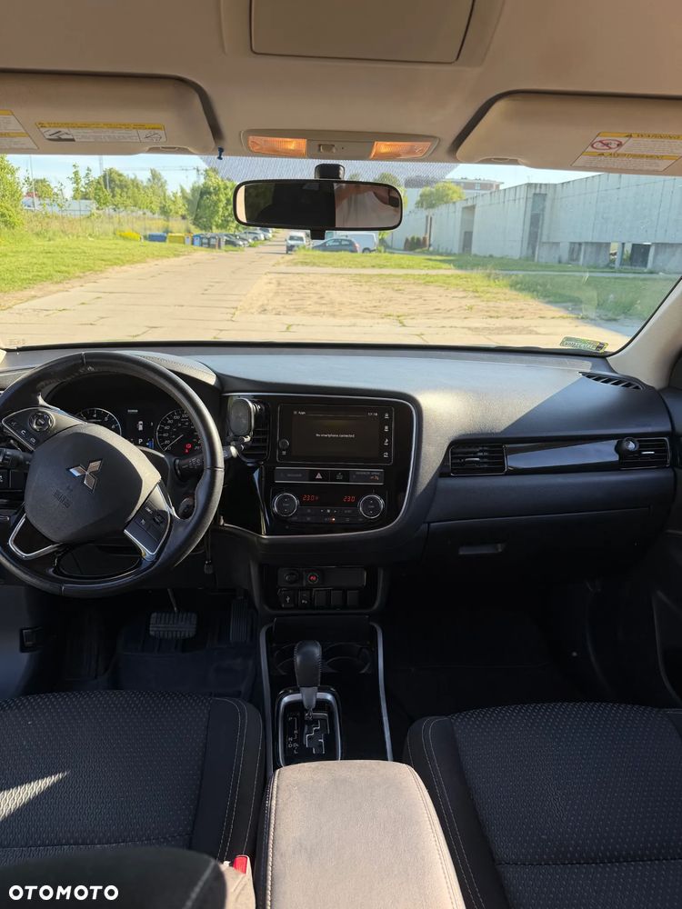 Mitsubishi Outlander - 13