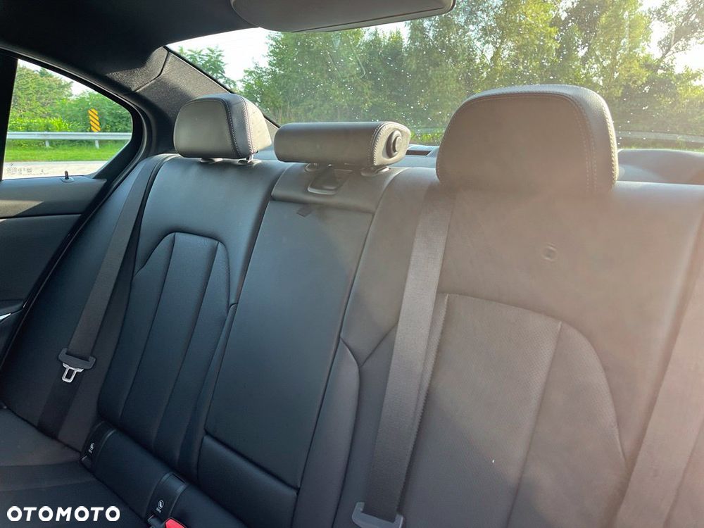 BMW Seria 3 M340i xDrive - 13