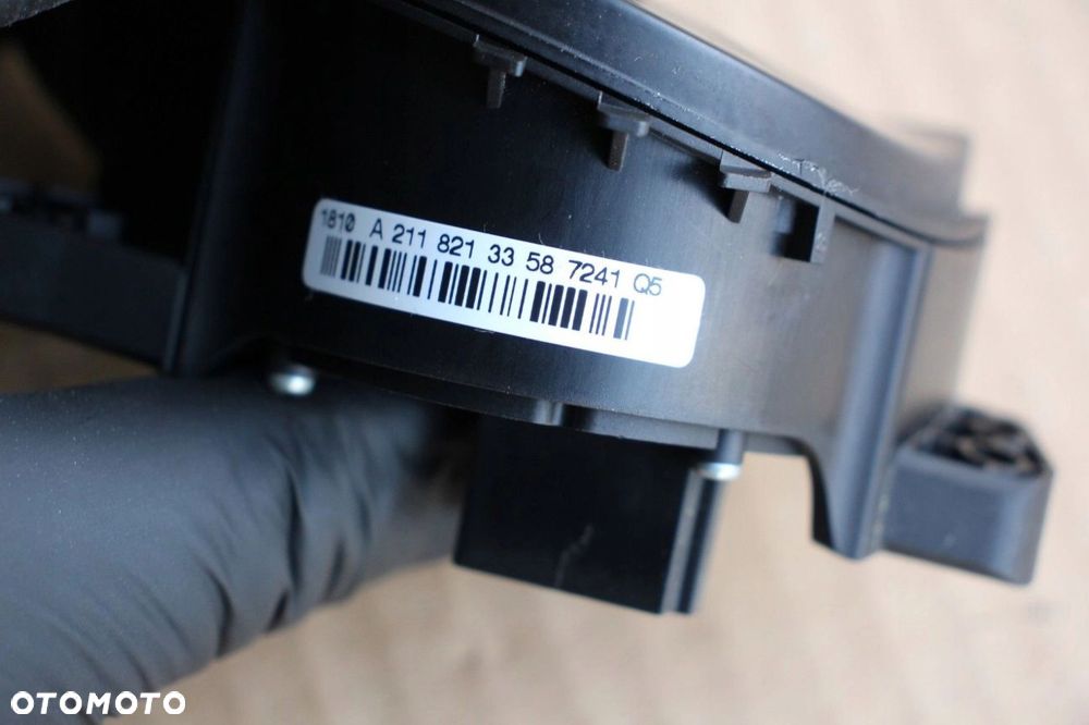 Przyciski przełączniki kierownicy Mercedes w211 2118213358 - 2