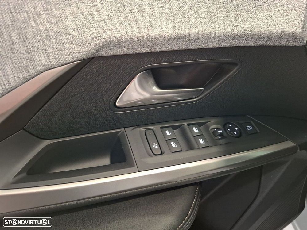 Peugeot 3008 1.6 Plug-in Hybrid Allure e-DCS7 - 20