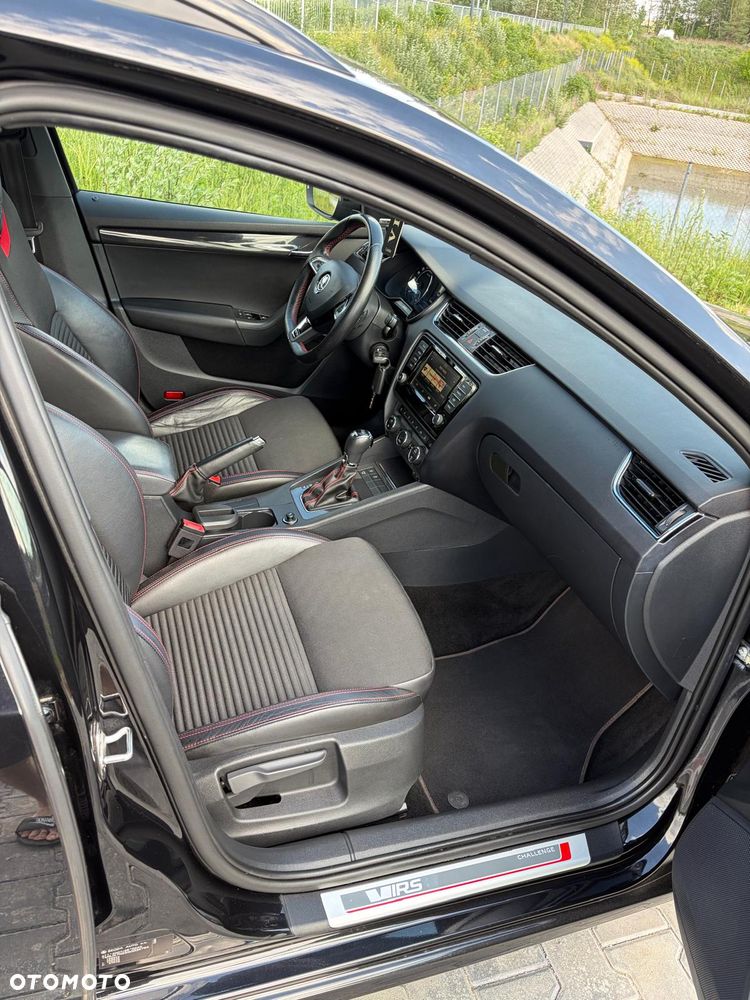 Skoda Octavia 2.0 TDI DSG RS - 33