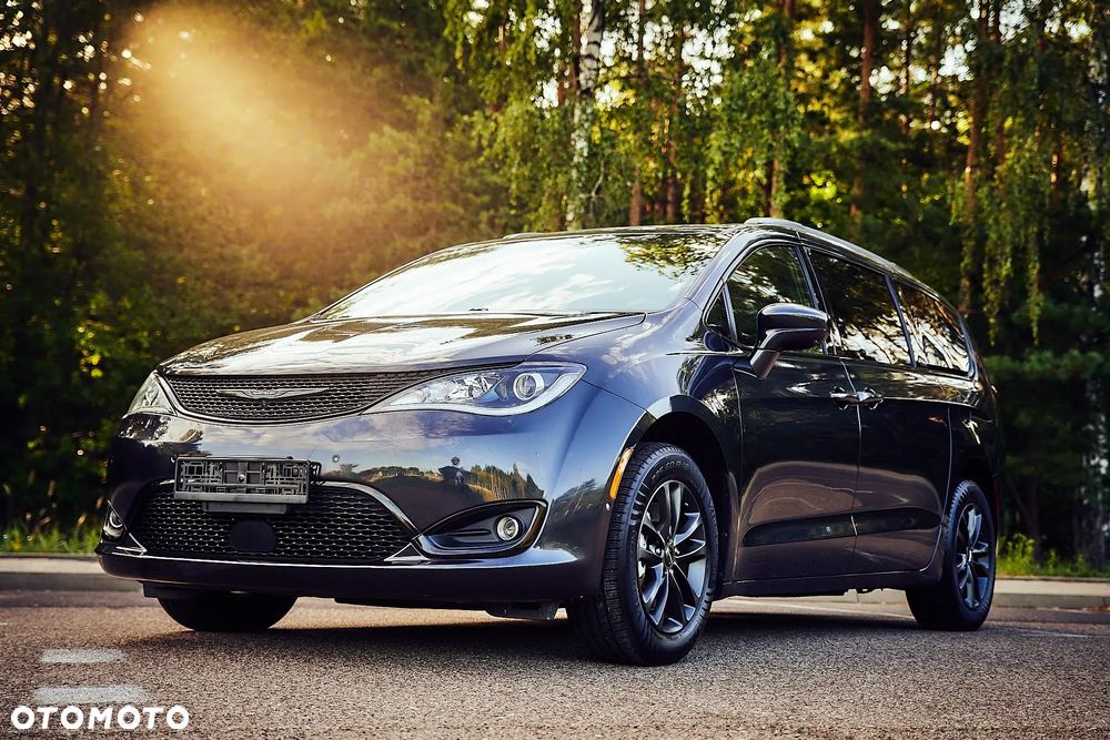 Chrysler Pacifica - 6