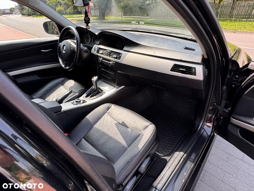 BMW Seria 3 320d DPF Efficient Dynamics Edition - 16