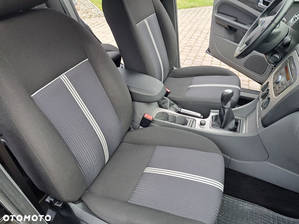 Ford Focus 1.6 16V Ambiente - 33