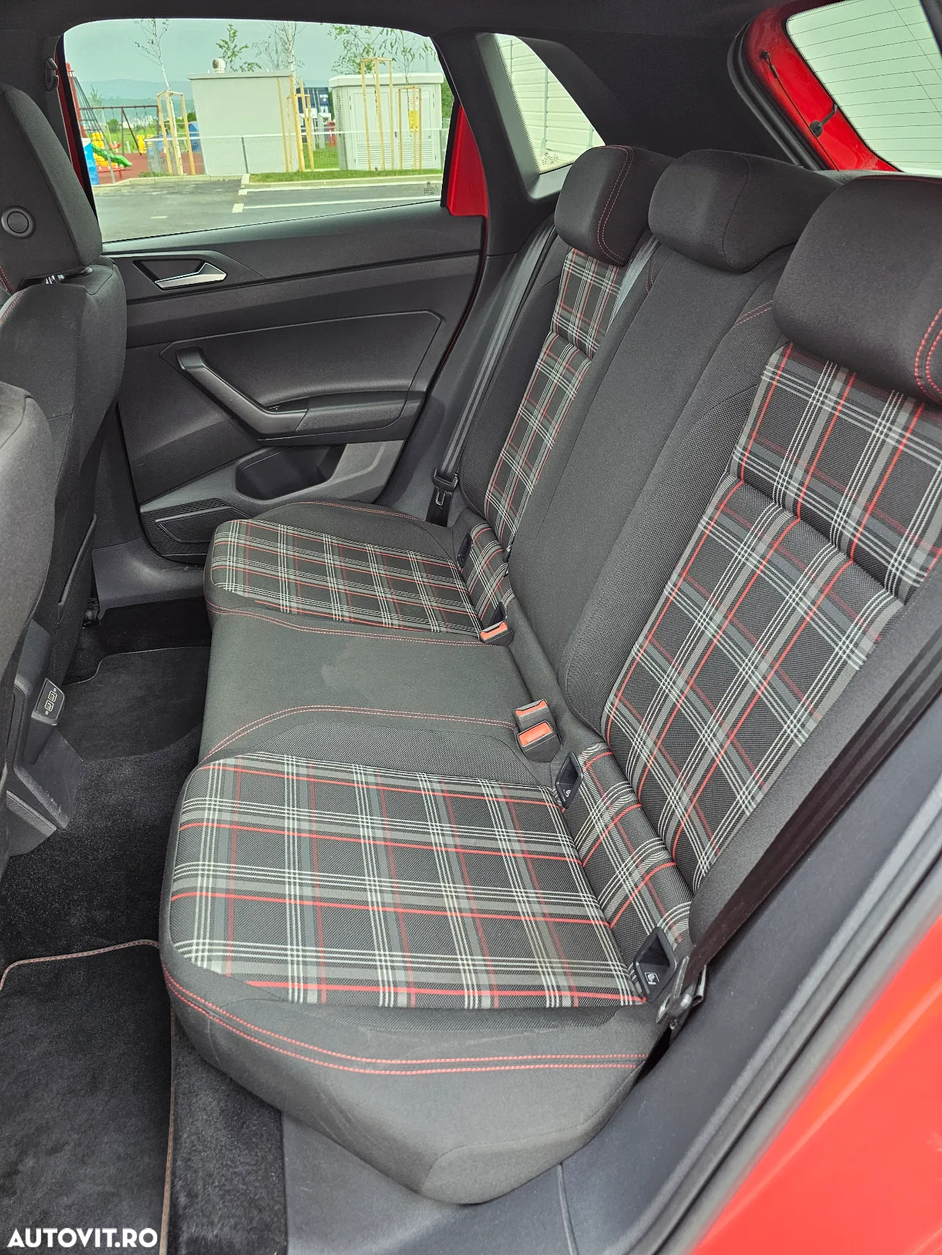 Volkswagen Polo 2.0 TSI OPF DSG GTI - 12