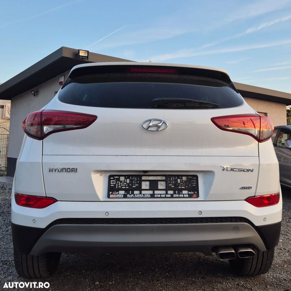 Hyundai Tucson 2.0 CRDI 4WD Automatik Advantage - 10