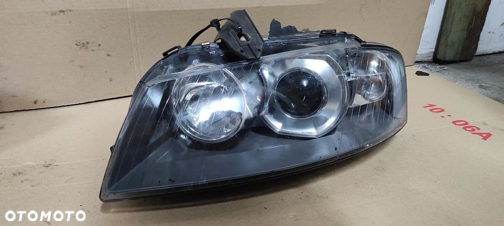 LAMPA LEWA PRZEDNIA AUDI A3 8P ,,1'' XENON  USZKODZONY 1 UCHWYT WYSYŁKA !!! - 3