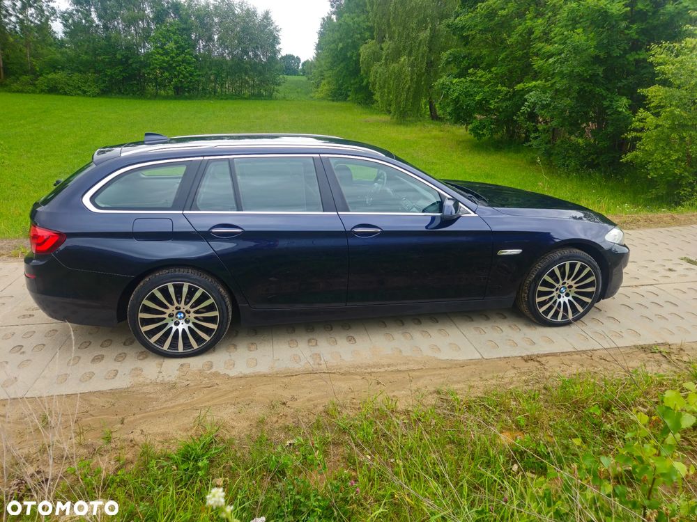 BMW Seria 5 525d xDrive - 3