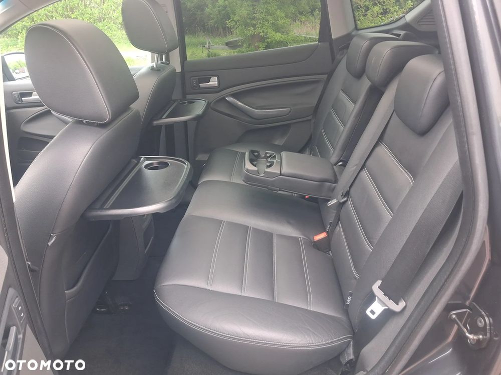 Ford Kuga 2.0 TDCi 2x4 Titanium - 18