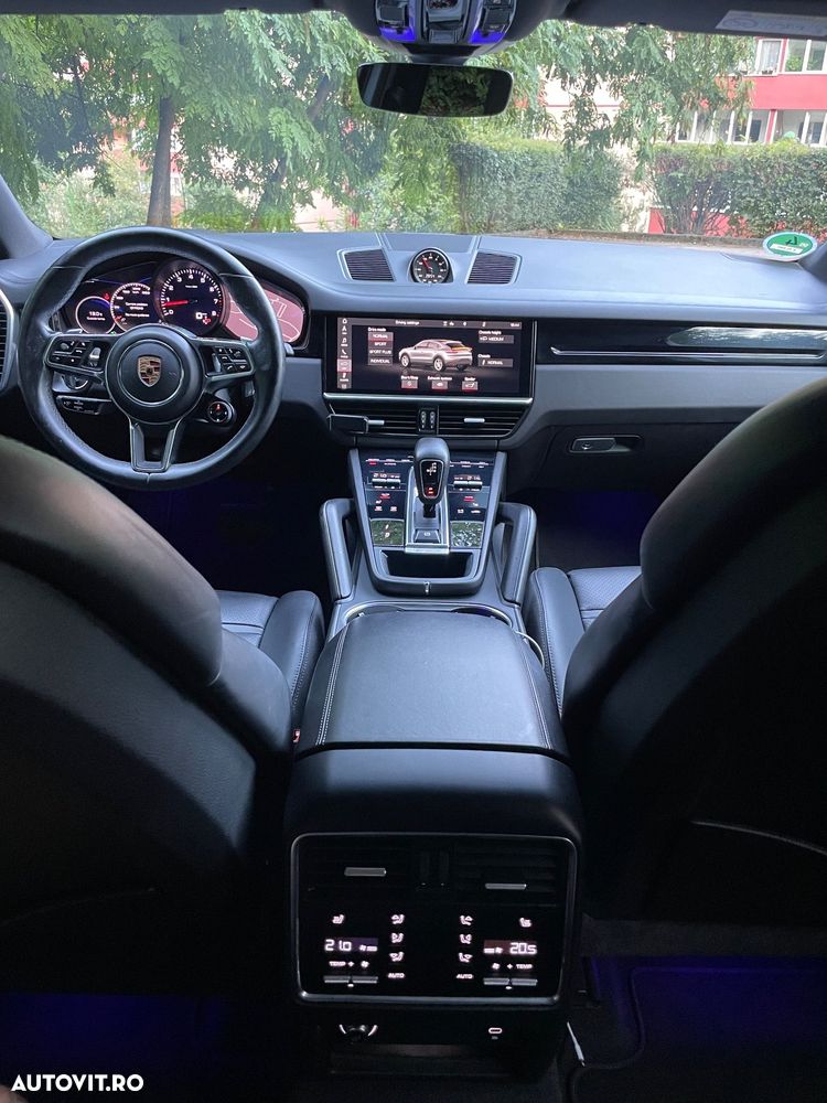 Porsche Cayenne - 8
