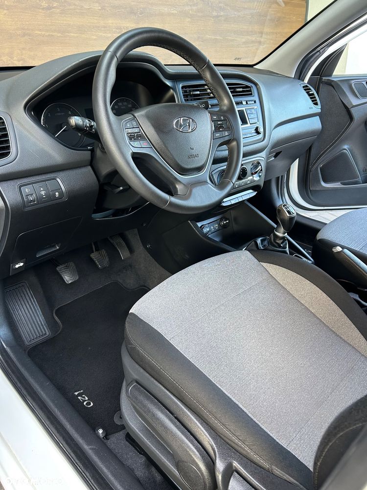 Hyundai i20 - 19