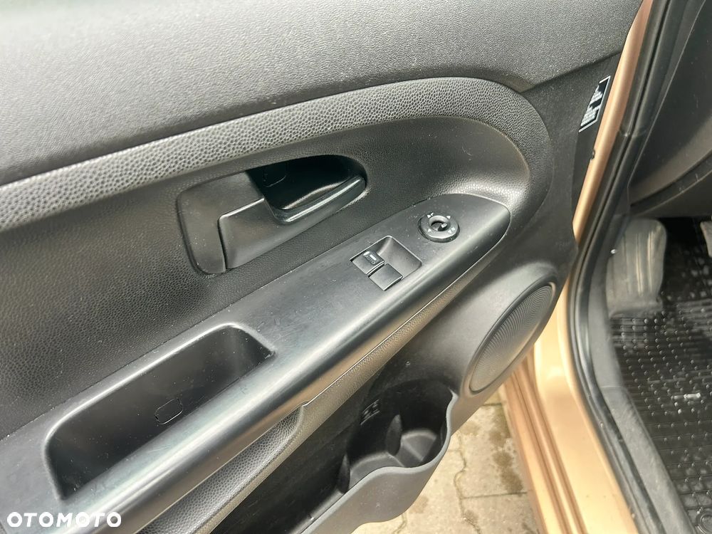 Kia Venga 1.4 CRDi M - 13