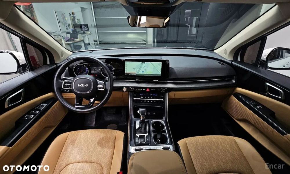 Kia Carnival - 8