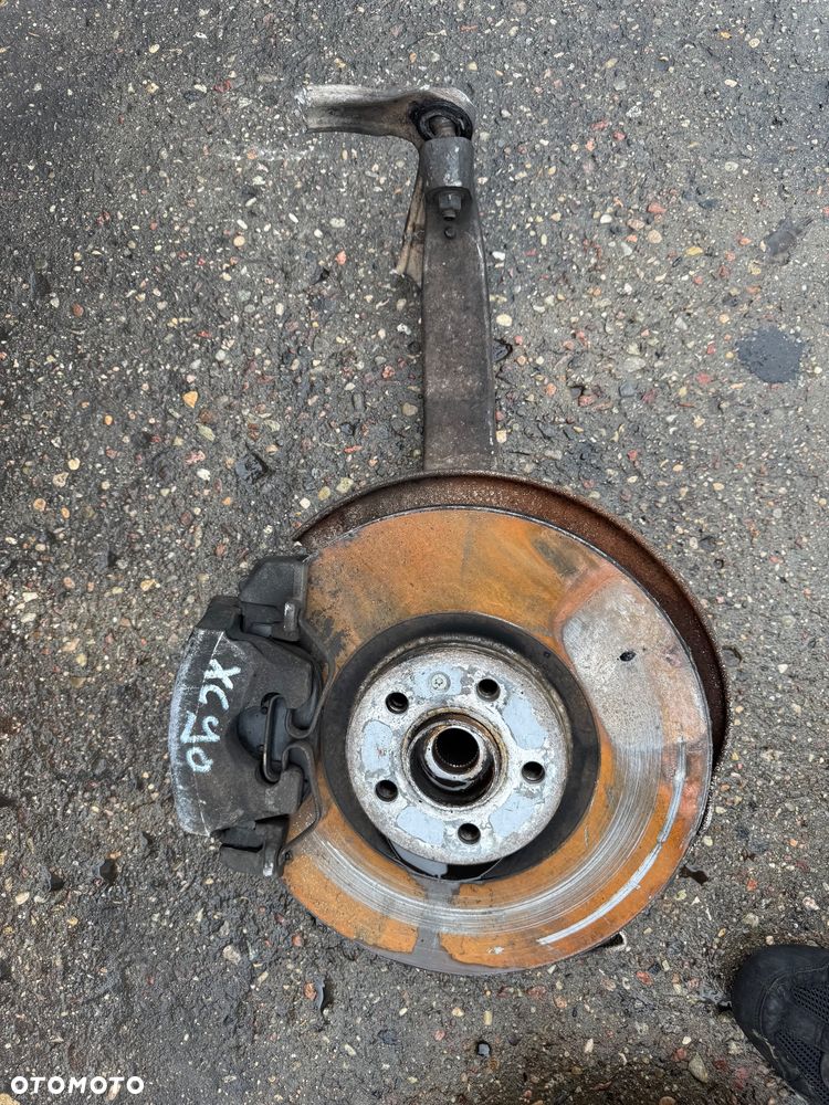 Volvo xc90 xc 90 zwrotnica piasta prawa lewa kopyto mcpherson mpherson zacisk LH3 KNO51 RH3 KN052 tarcza - 5