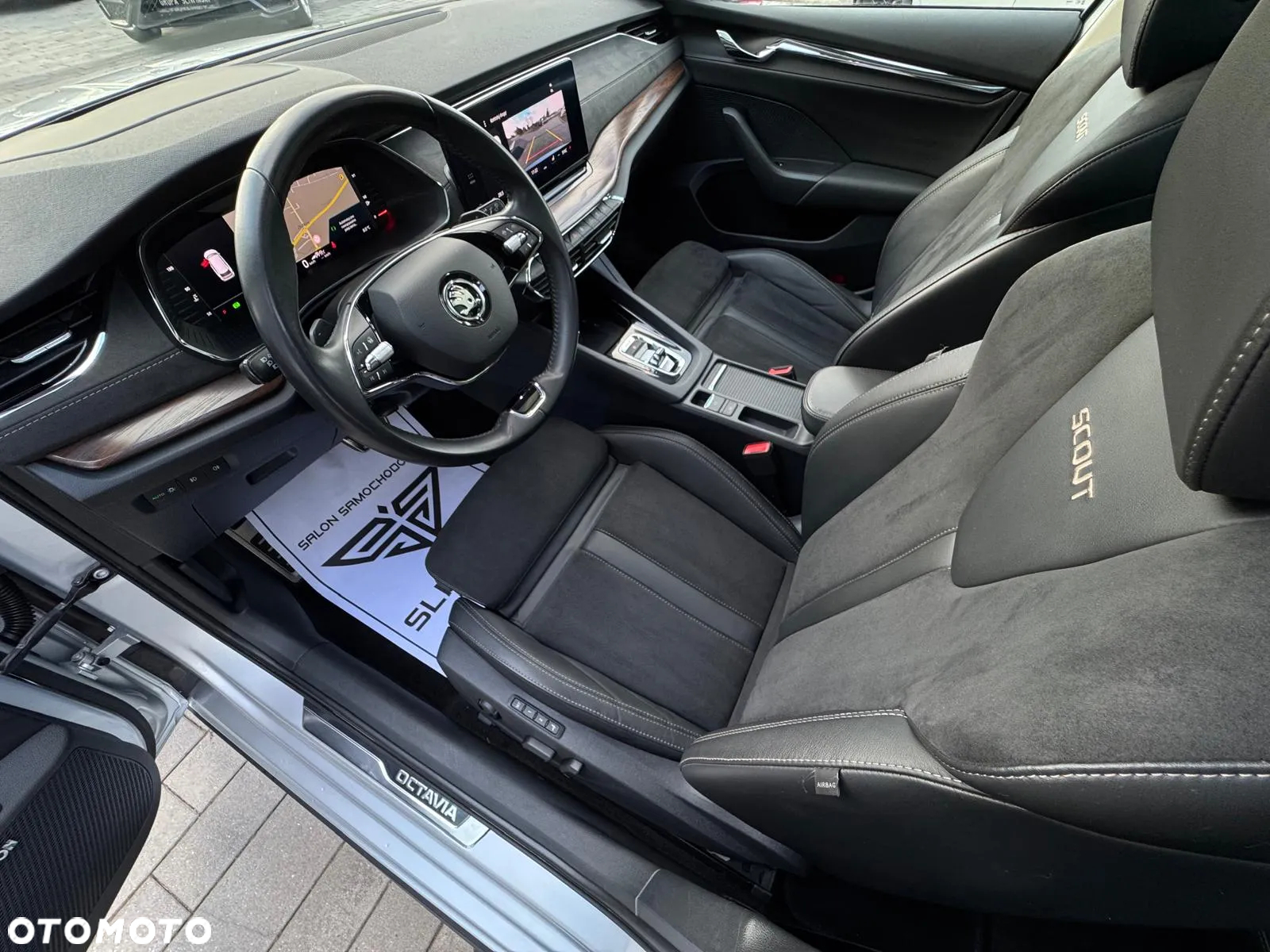 Skoda Octavia Combi 2.0 TDI DSG 4x4 Scout - 21