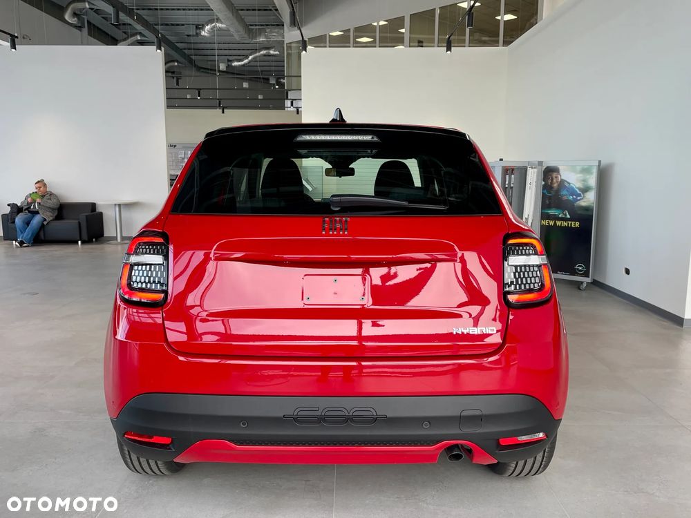 Fiat 600 1.2 Turbo Pop eDCT - 4