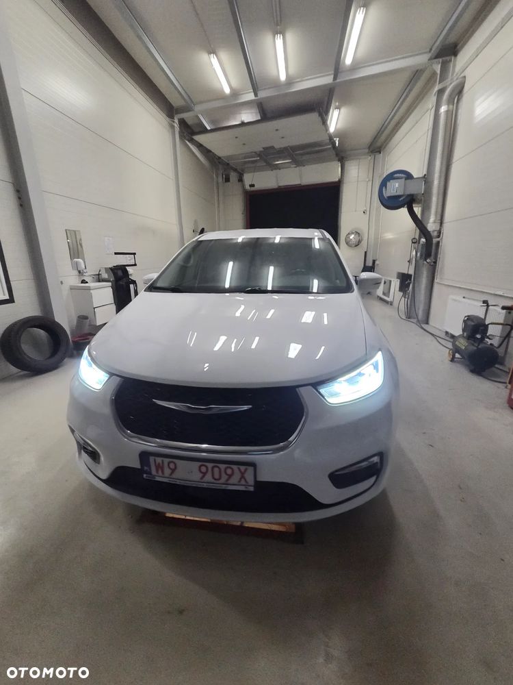 Chrysler Pacifica - 26