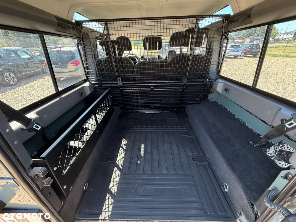 Land Rover Defender 2.4 TD4 S - 29