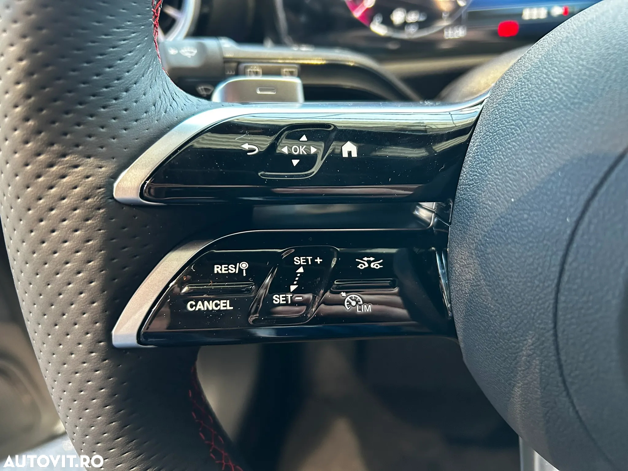 Mercedes-Benz A 220 4Matic 7G-DCT AMG Line - 10
