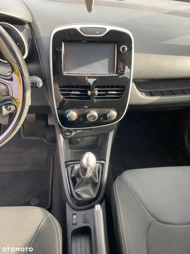 Renault Clio 1.2 16V Life - 12