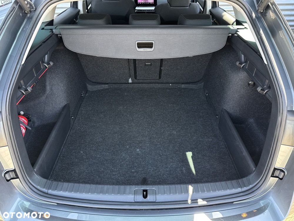 Skoda Octavia 1.5 TSI mHEV Selection DSG - 36