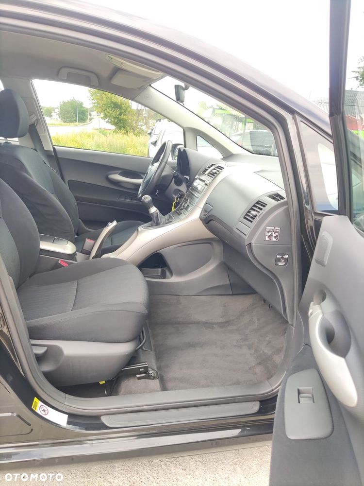 Toyota Auris 1.6 VVT-i Executive - 13