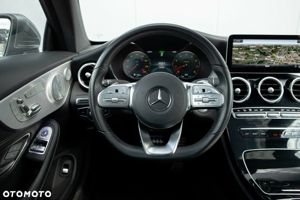 Mercedes-Benz Klasa C 200 4MATIC 9G-TRONIC - 24