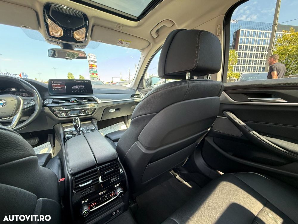 BMW Seria 5 530d xDrive AT MHEV - 18