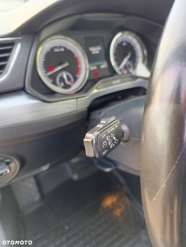 Skoda Superb 1.5 TSI Ambition DSG - 17