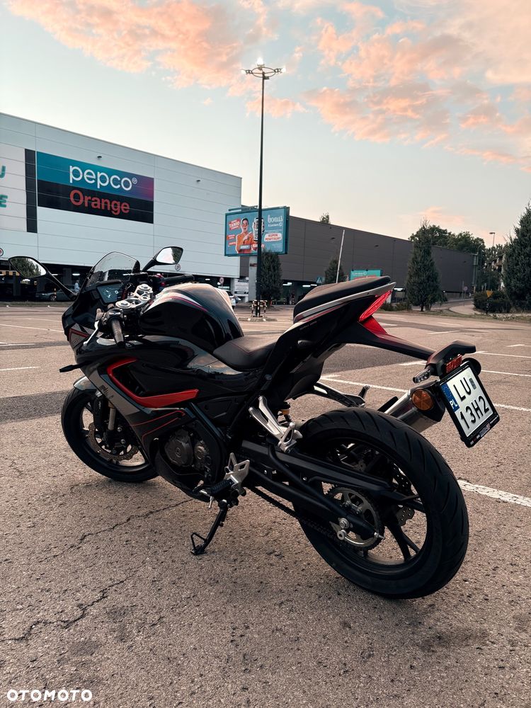 QJMOTOR SRK 125R - 4