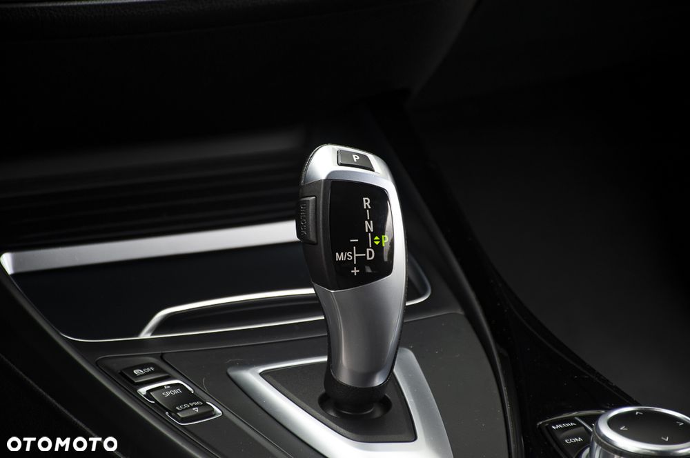 BMW Seria 1 116d EfficientDynamics Edition Sport Line - 34