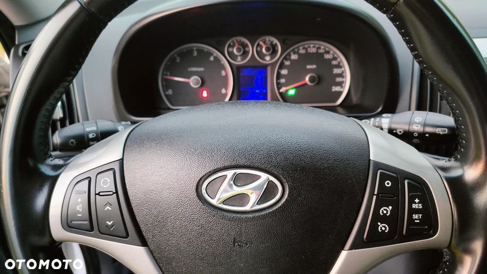 Hyundai i30 1.6 CRDi FIFA WM Edition - 30