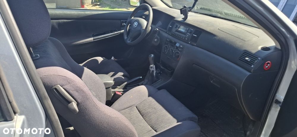 Toyota Corolla - 4