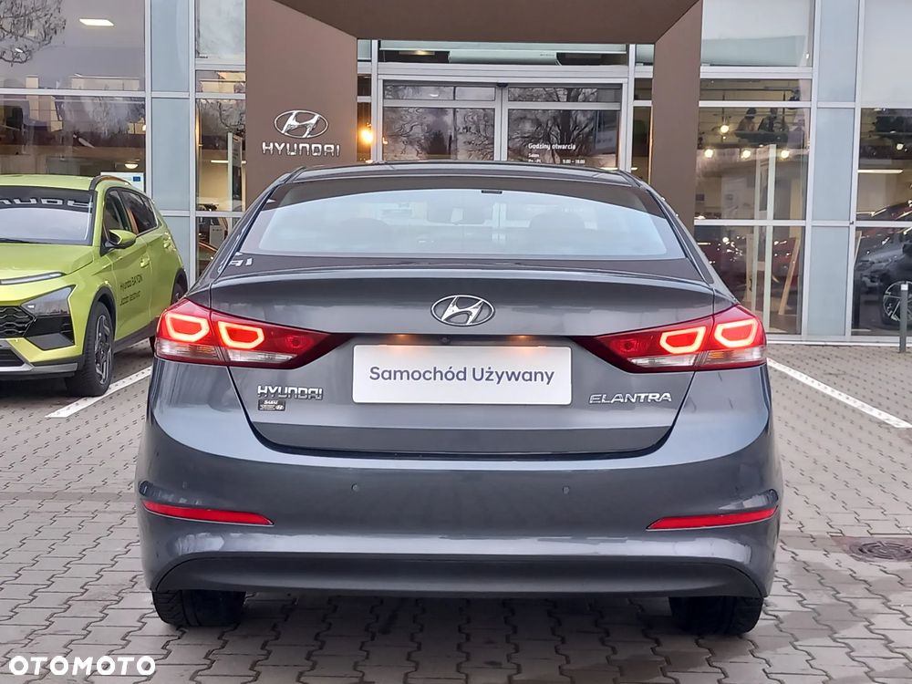 Hyundai Elantra 1.6 CRDi BlueDrive Style DCT - 8