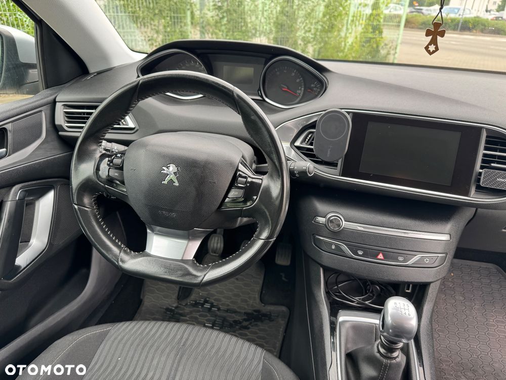 Peugeot 308 125 THP Active - 14