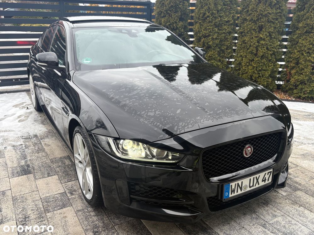 Jaguar XE 25t R-Sport - 8