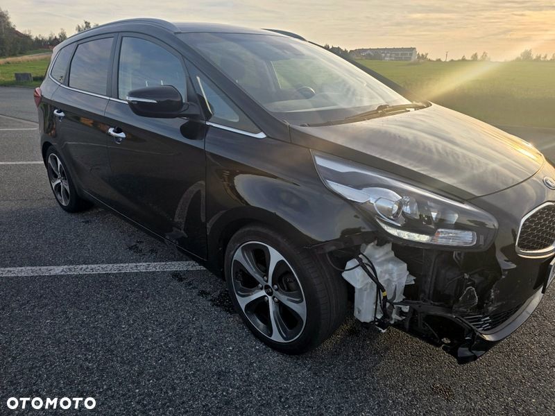 Kia Carens - 13