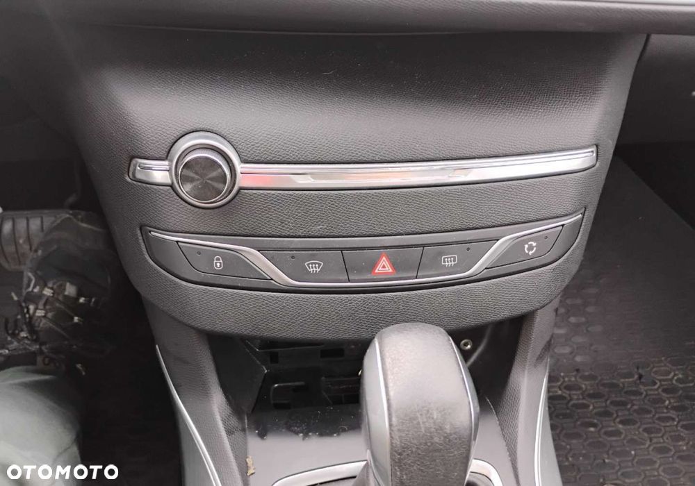 Peugeot 308 - 16