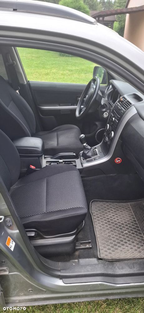 Suzuki Grand Vitara 1.9 DDiS - 12