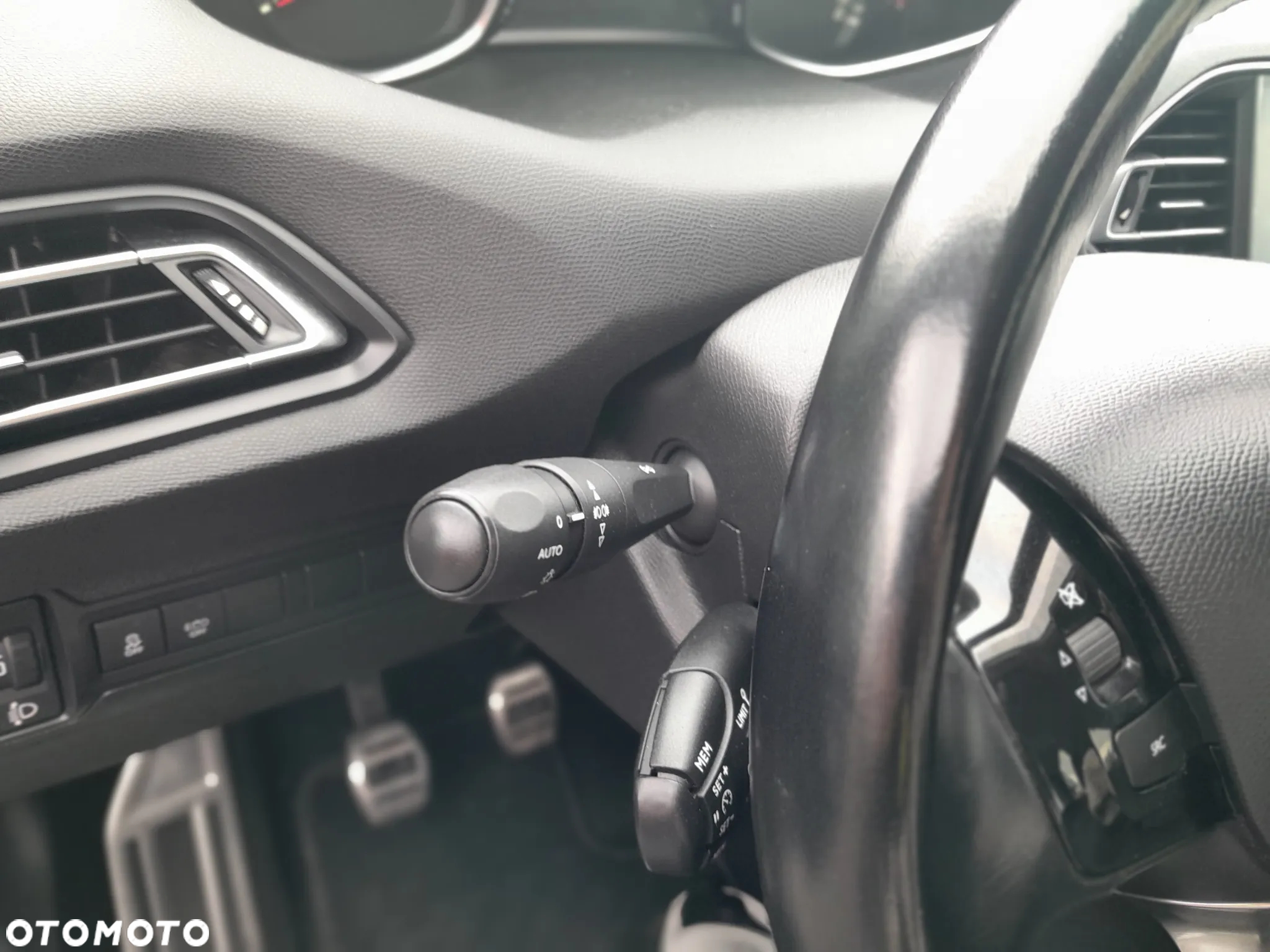 Peugeot 308 1.6 BlueHDi Style S&S - 21