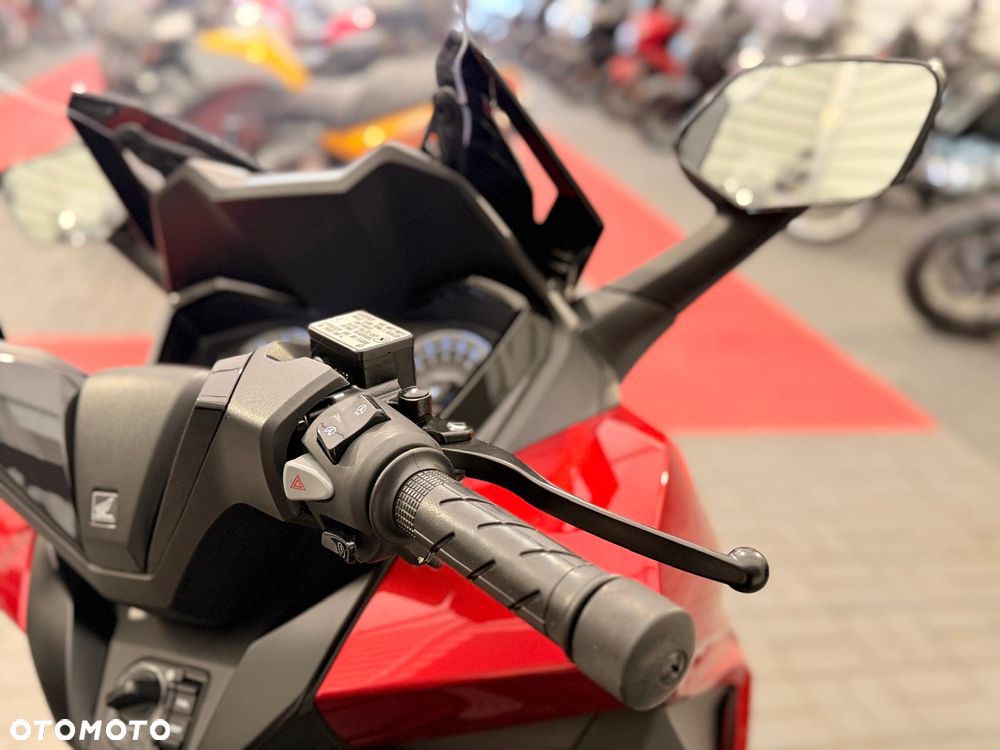 Honda NSS - 9