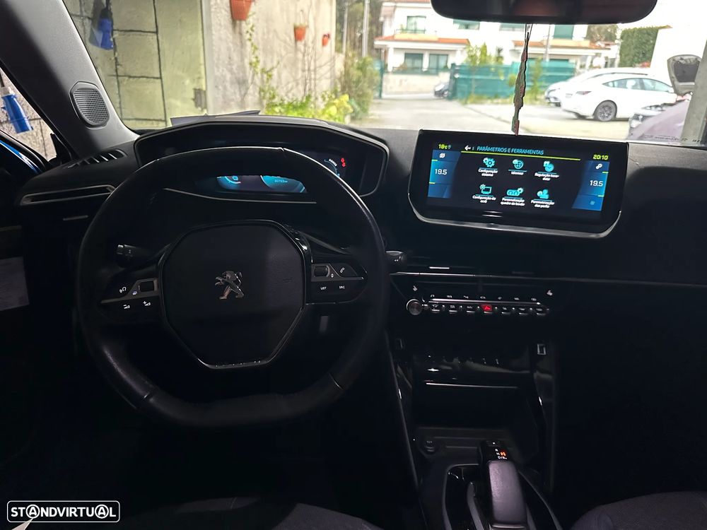 Peugeot e-2008 Allure+ - 24