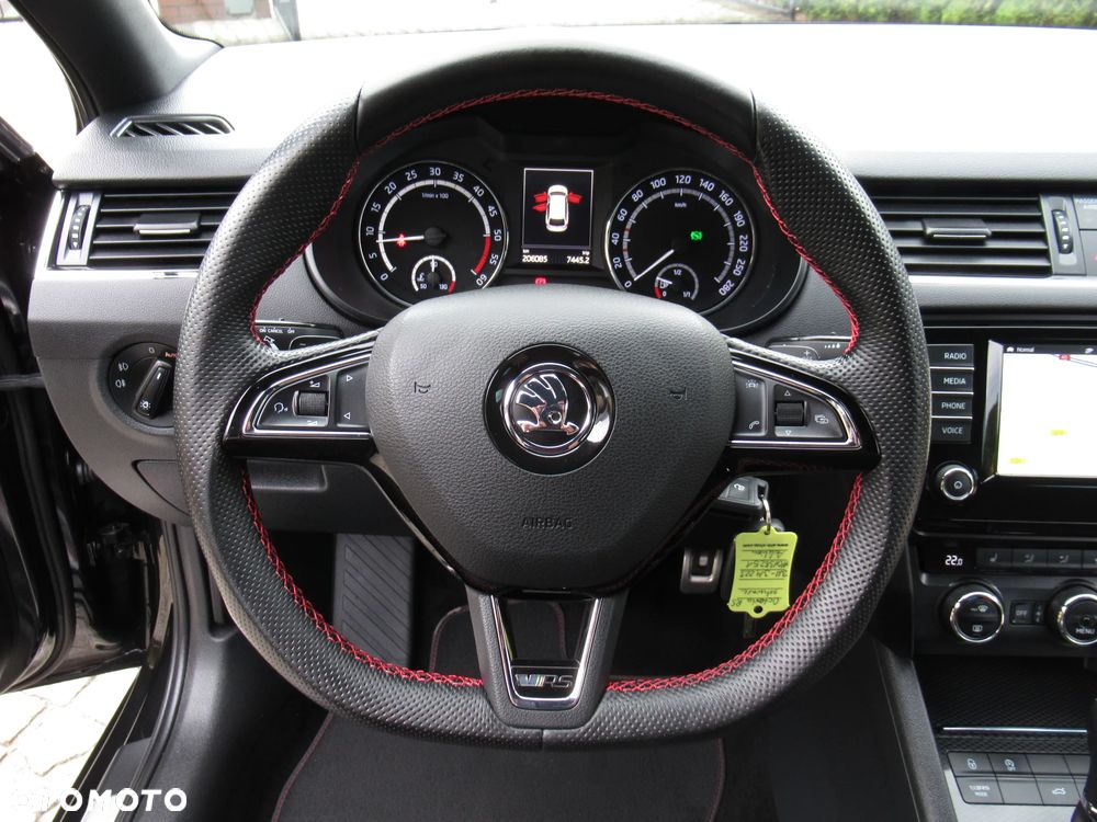 Skoda Octavia 2.0 TDI DSG RS - 27